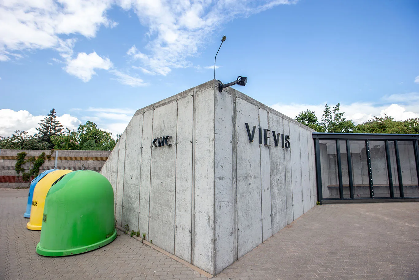 Anti-Vandal Public Toilet in Vievis image 3