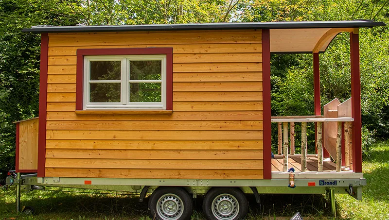 Landwagen mit Veranda Selina