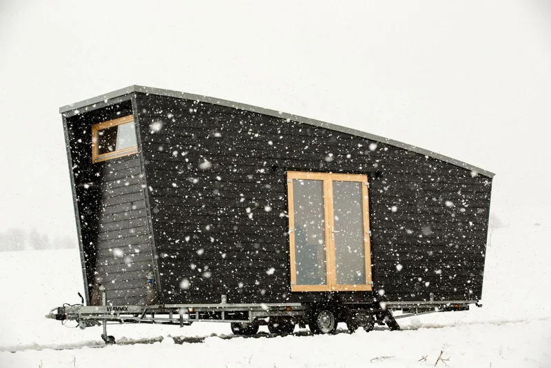 Tiny House Uppsala Black Wood
