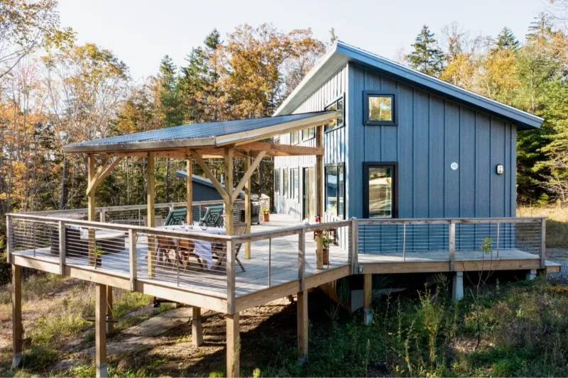 Canopy House hoved